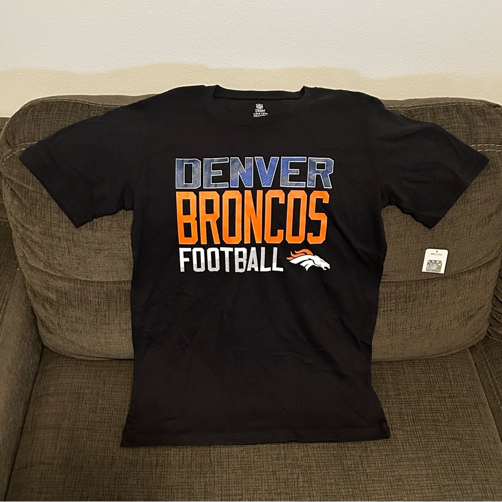 NFL Team Apparel Denver Broncos Football Black T-Shirt Youth Sz: L ( 14 / 16 ) - Picture 1 of 3
